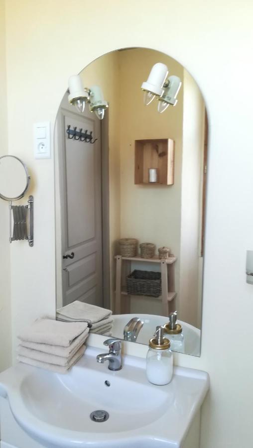 Le Mas De Carrie Bed & Breakfast Parisot  Exterior photo